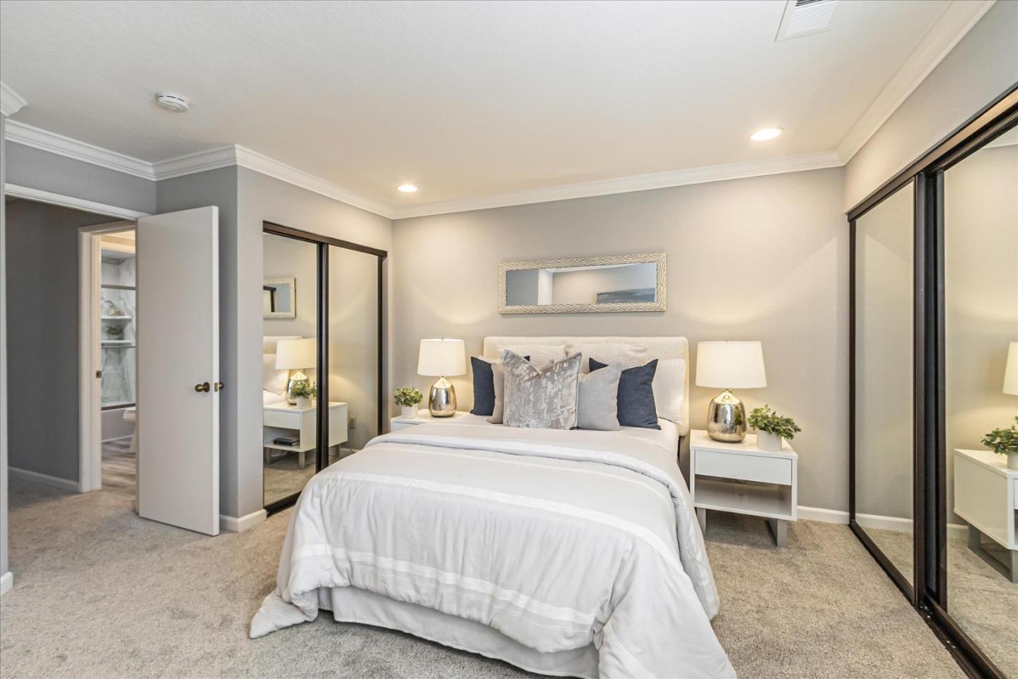 Detail Gallery Image 27 of 38 For 2058 Foxhall Loop, San Jose,  CA 95125 - 2 Beds | 1/1 Baths