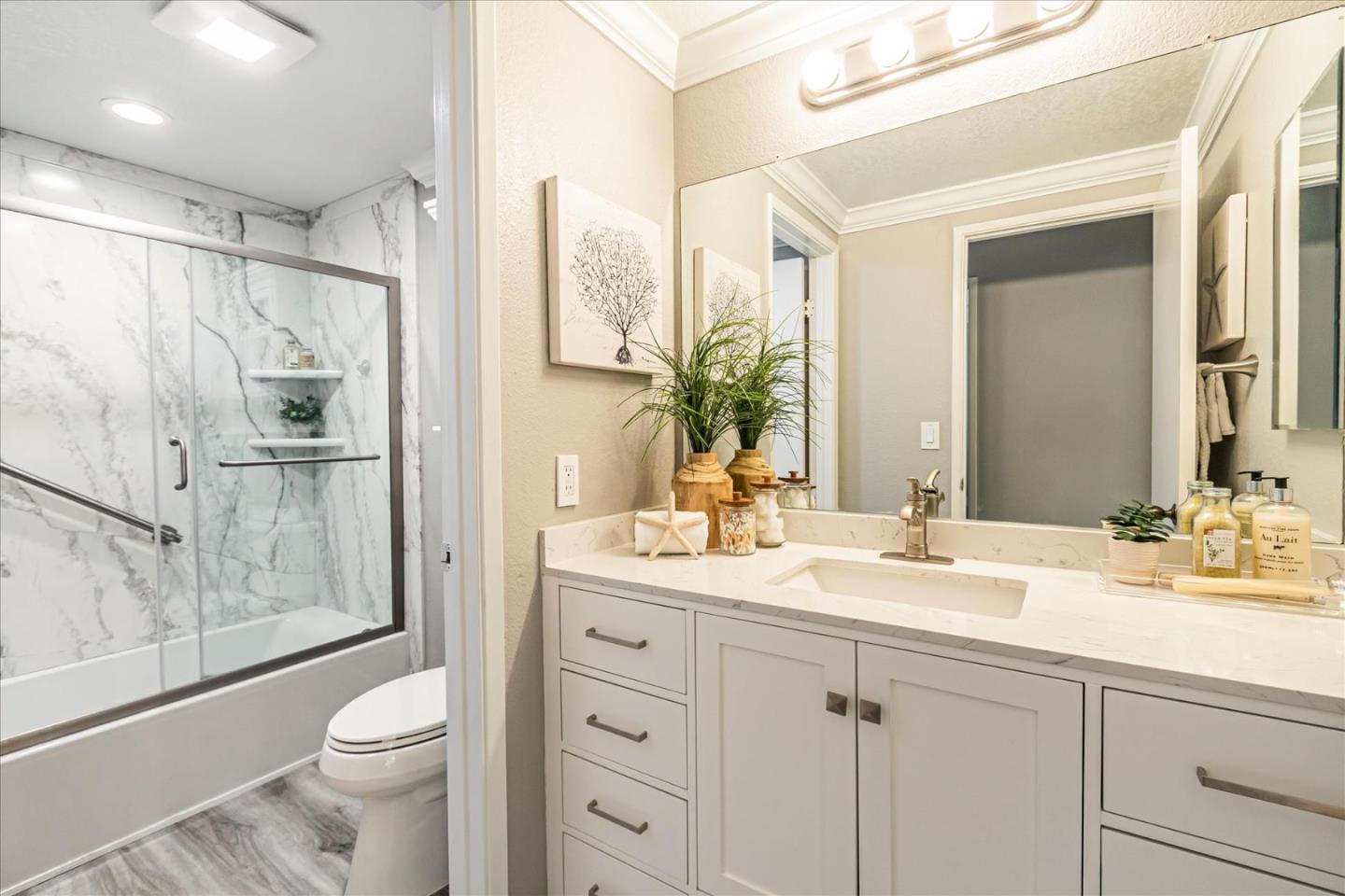 Detail Gallery Image 32 of 38 For 2058 Foxhall Loop, San Jose,  CA 95125 - 2 Beds | 1/1 Baths