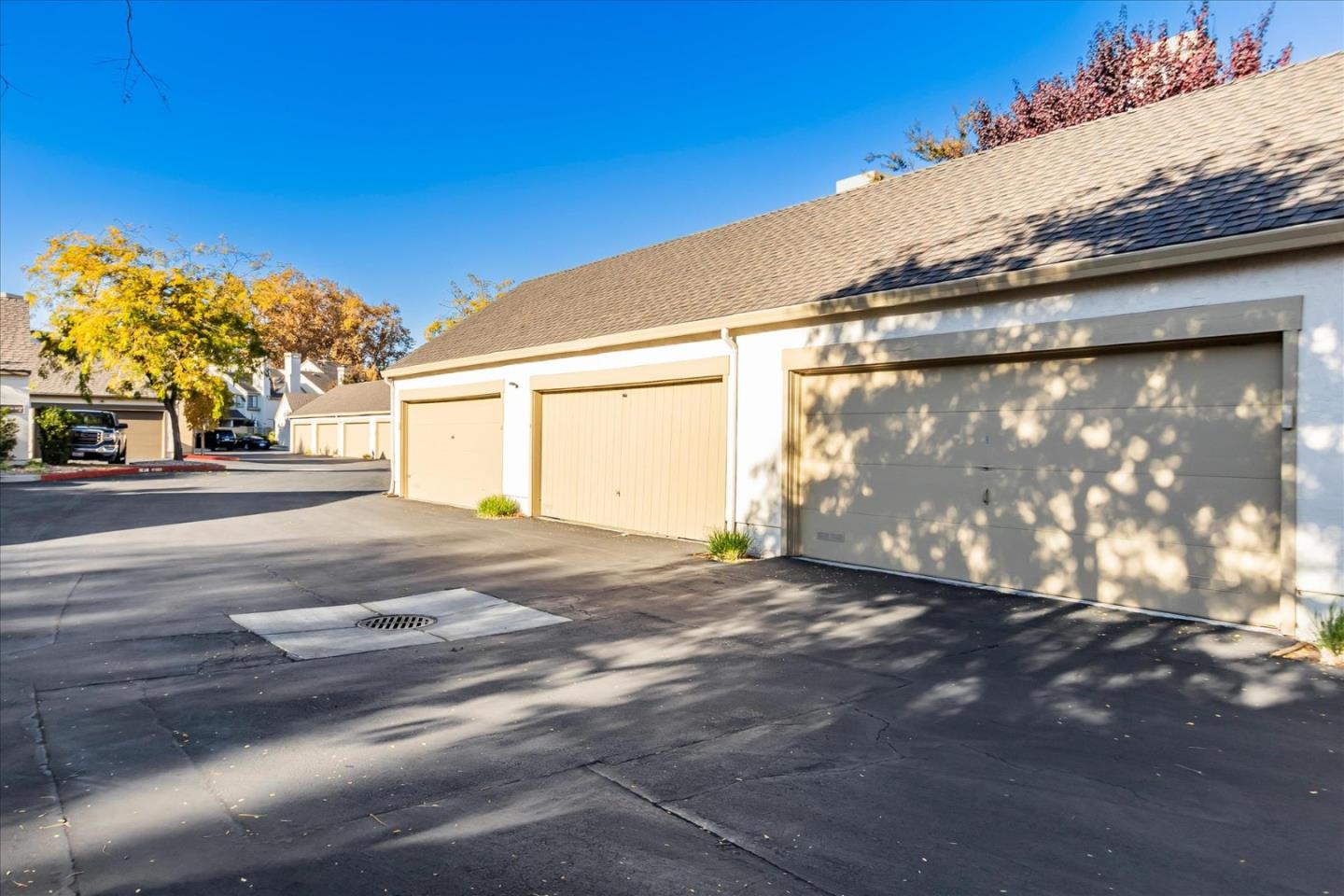 Detail Gallery Image 35 of 38 For 2058 Foxhall Loop, San Jose,  CA 95125 - 2 Beds | 1/1 Baths