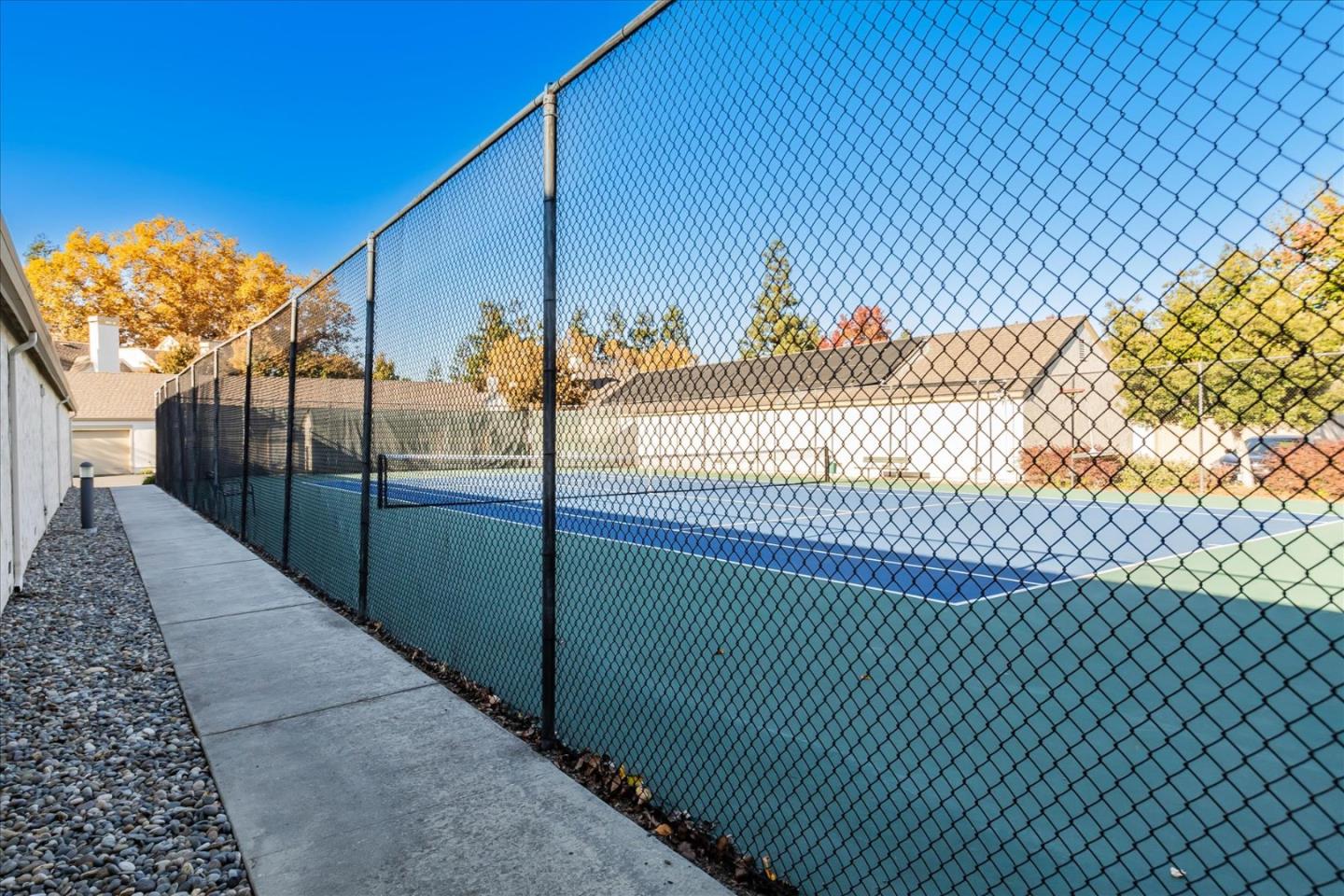 Detail Gallery Image 36 of 38 For 2058 Foxhall Loop, San Jose,  CA 95125 - 2 Beds | 1/1 Baths