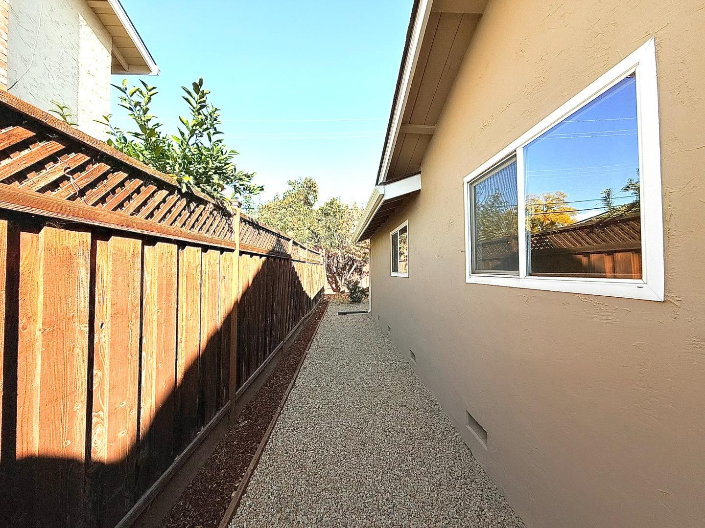 Detail Gallery Image 23 of 27 For 1910 S White Rd, San Jose,  CA 95148 - 4 Beds | 2 Baths