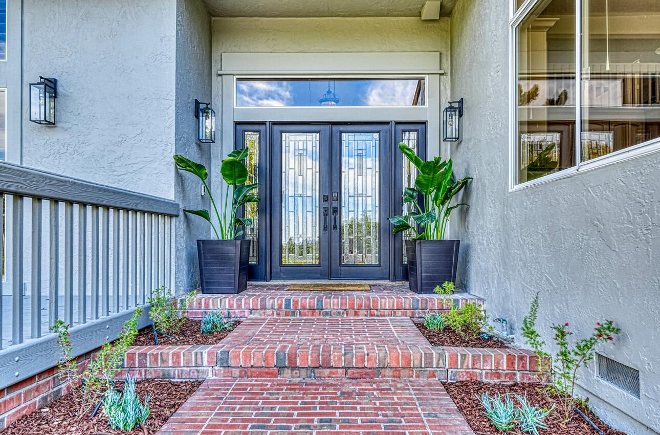 Detail Gallery Image 2 of 75 For 23675 Determine Ln, Monterey,  CA 93940 - 3 Beds | 2/1 Baths