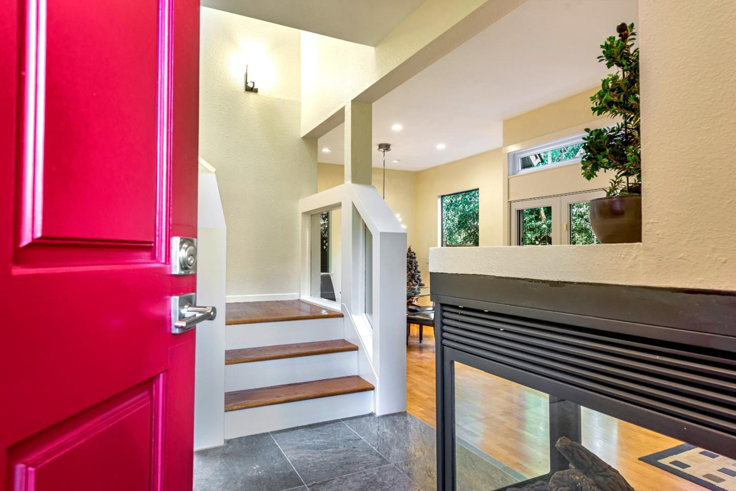 Detail Gallery Image 1 of 10 For 722 Creek Dr, Menlo Park,  CA 94025 - 4 Beds | 2/1 Baths