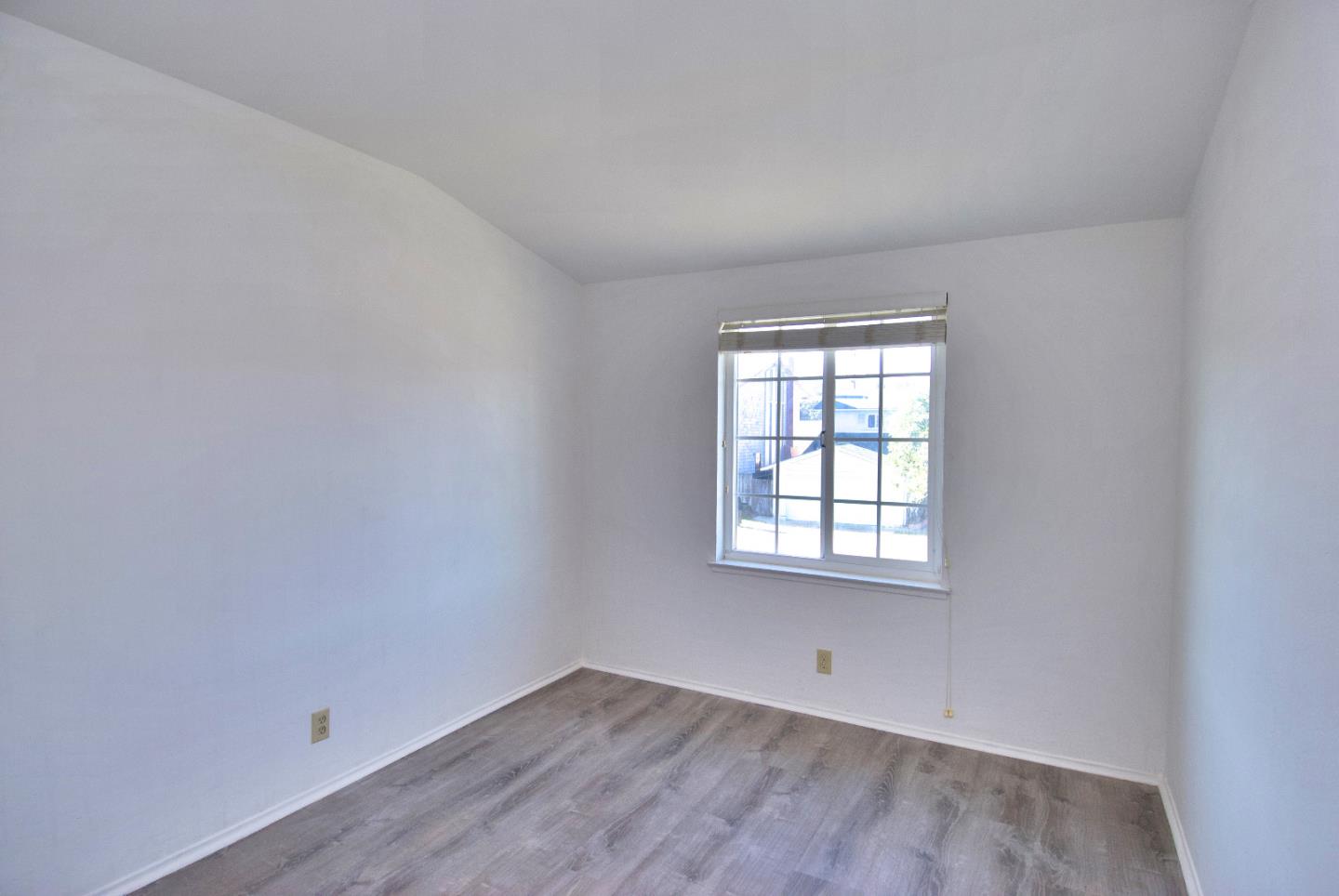 Detail Gallery Image 10 of 16 For 2609 Wexford Ave, South San Francisco,  CA 94080 - 3 Beds | 2/1 Baths