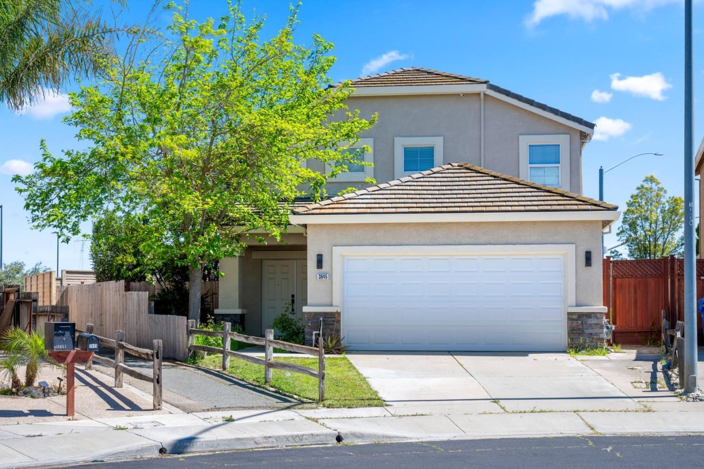 Detail Gallery Image 2 of 40 For 3645 Yacht Dr, Discovery Bay,  CA 94505 - 3 Beds | 2/1 Baths