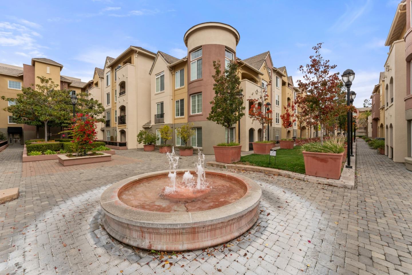 Detail Gallery Image 3 of 44 For 1550 Technology Dr #1090,  San Jose,  CA 95110 - 1 Beds | 1 Baths