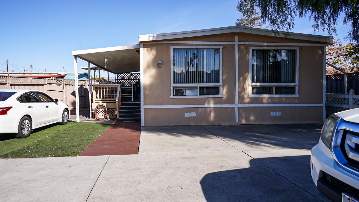 Detail Gallery Image 2 of 27 For 2784 Monterey Rd #1,  San Jose,  CA 95111 - 3 Beds | 2 Baths