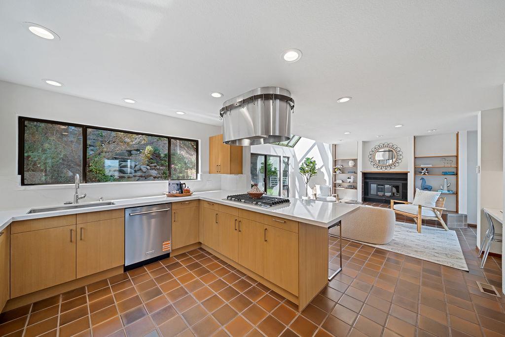 Detail Gallery Image 19 of 47 For 434 Kings Rd, Brisbane,  CA 94005 - 3 Beds | 2/1 Baths