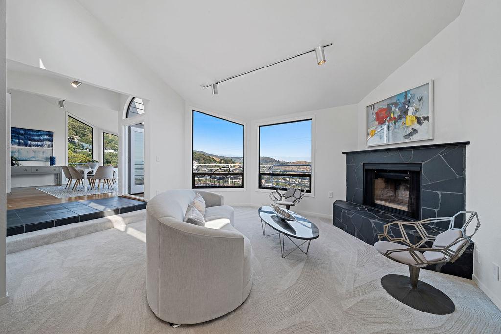 Detail Gallery Image 4 of 47 For 434 Kings Rd, Brisbane,  CA 94005 - 3 Beds | 2/1 Baths