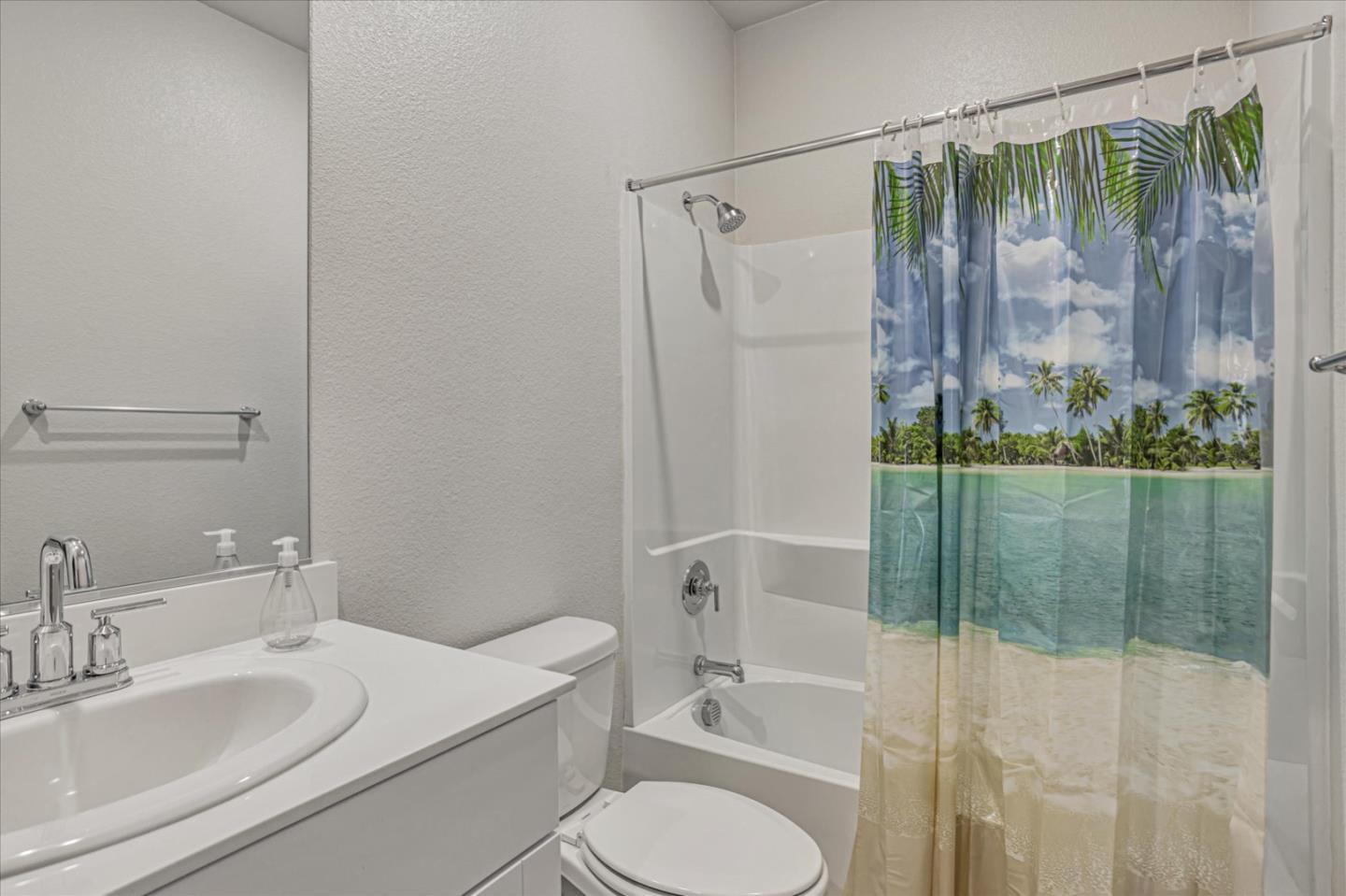 Detail Gallery Image 34 of 50 For 2051 Rosewood Dr, Hollister,  CA 95023 - 3 Beds | 2/1 Baths