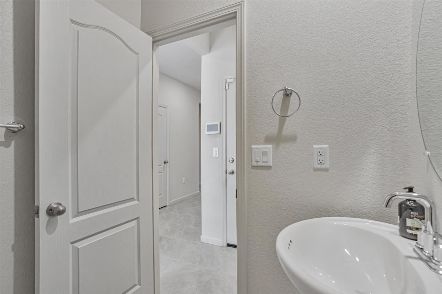 Detail Gallery Image 39 of 50 For 2051 Rosewood Dr, Hollister,  CA 95023 - 3 Beds | 2/1 Baths