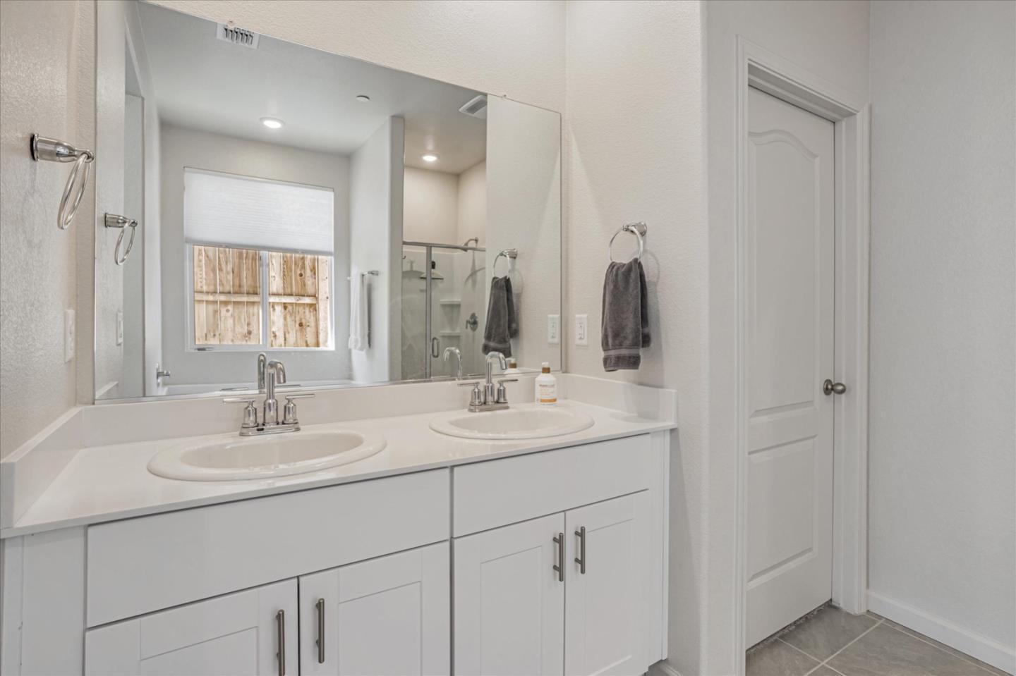 Detail Gallery Image 42 of 50 For 2051 Rosewood Dr, Hollister,  CA 95023 - 3 Beds | 2/1 Baths