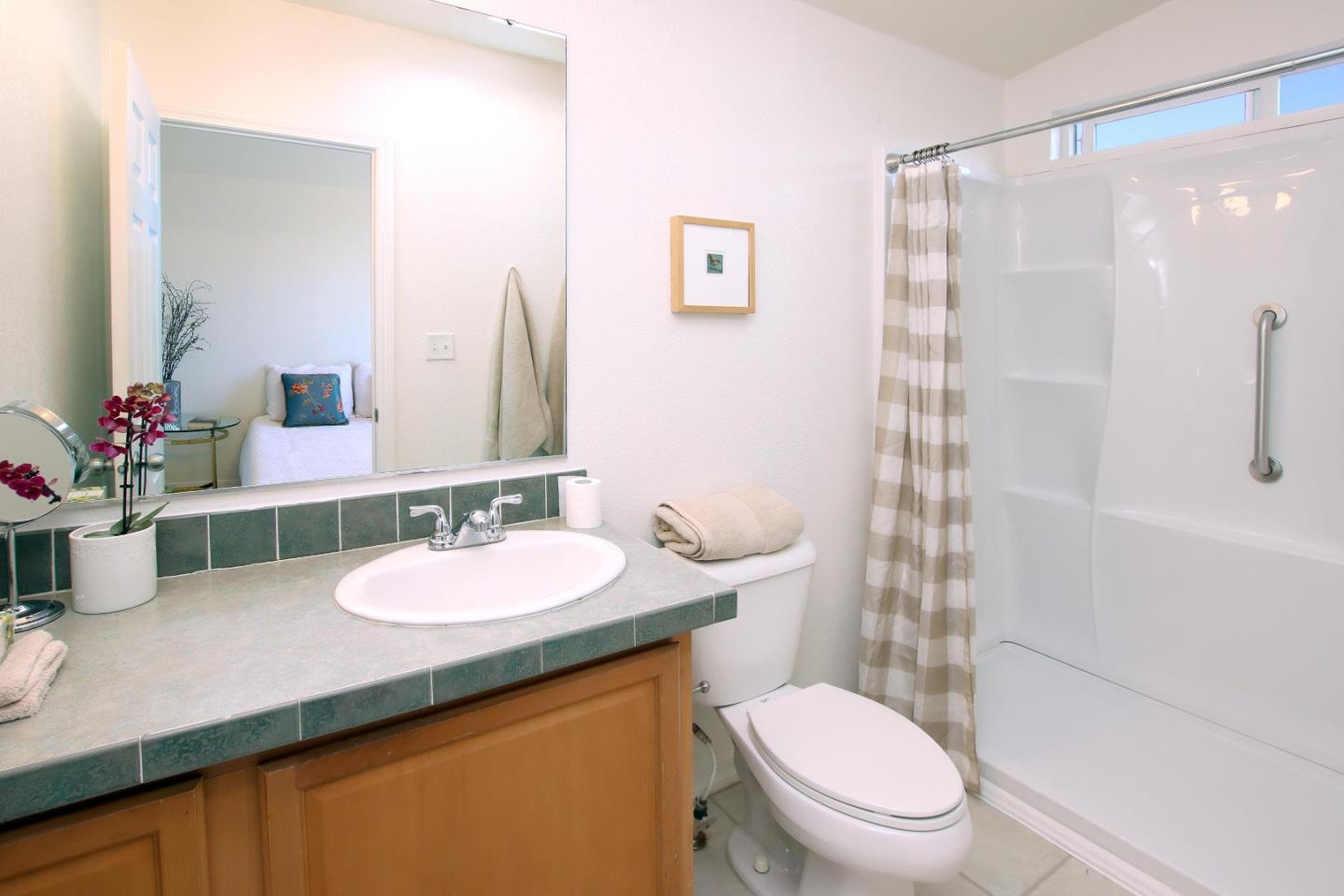 Detail Gallery Image 17 of 34 For 1555 Merrill St 111a,  Santa Cruz,  CA 95062 - 2 Beds | 2 Baths