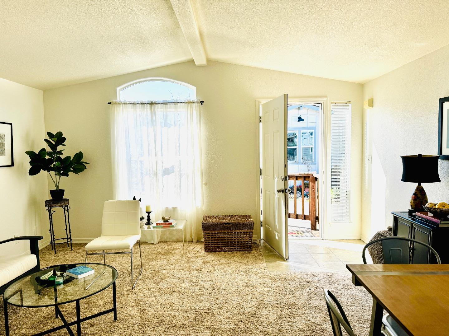 Detail Gallery Image 8 of 34 For 1555 Merrill St 111a,  Santa Cruz,  CA 95062 - 2 Beds | 2 Baths