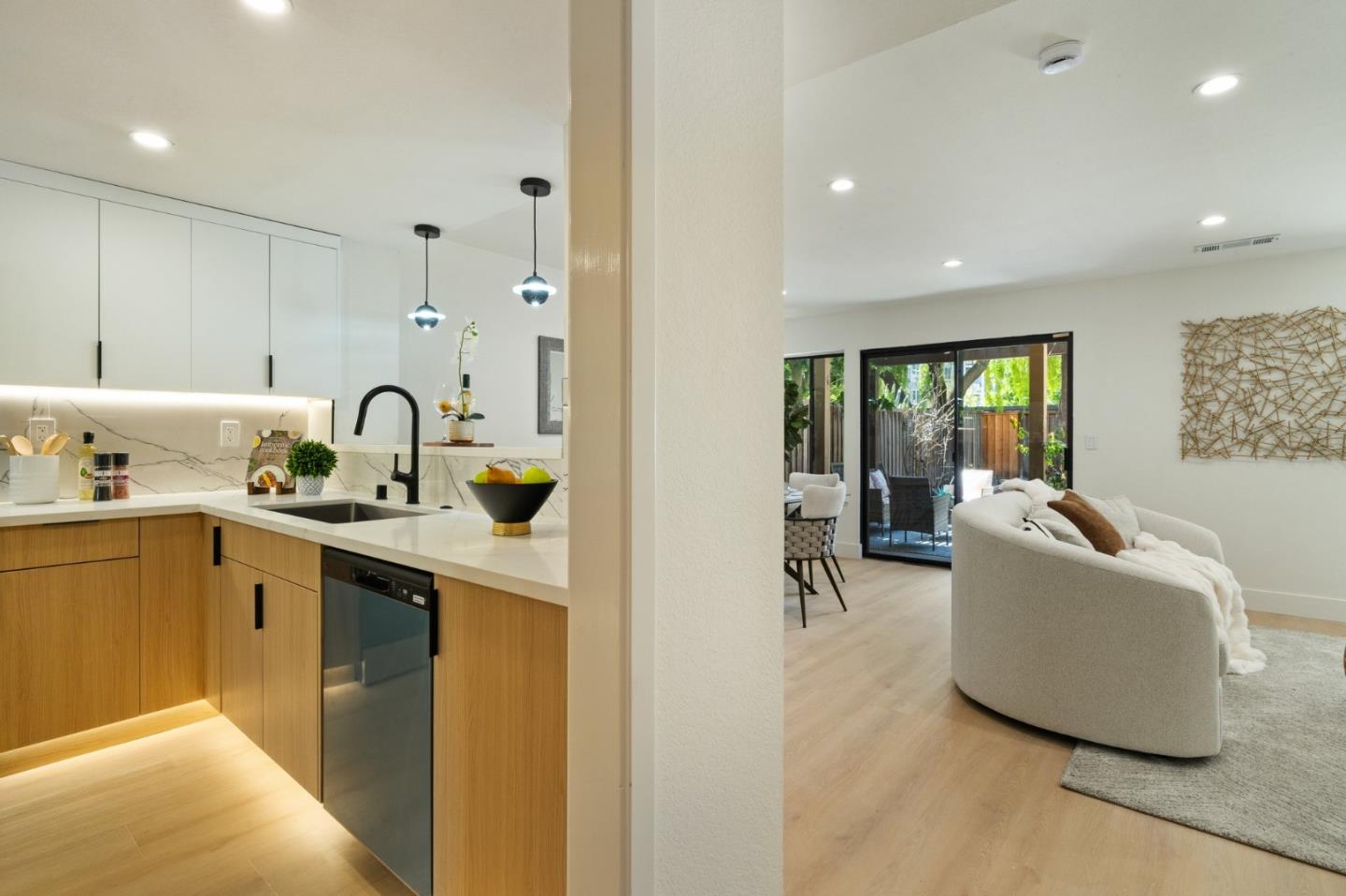 Detail Gallery Image 5 of 40 For 940 Cherry Glen Ter, Fremont,  CA 94536 - 3 Beds | 2/1 Baths