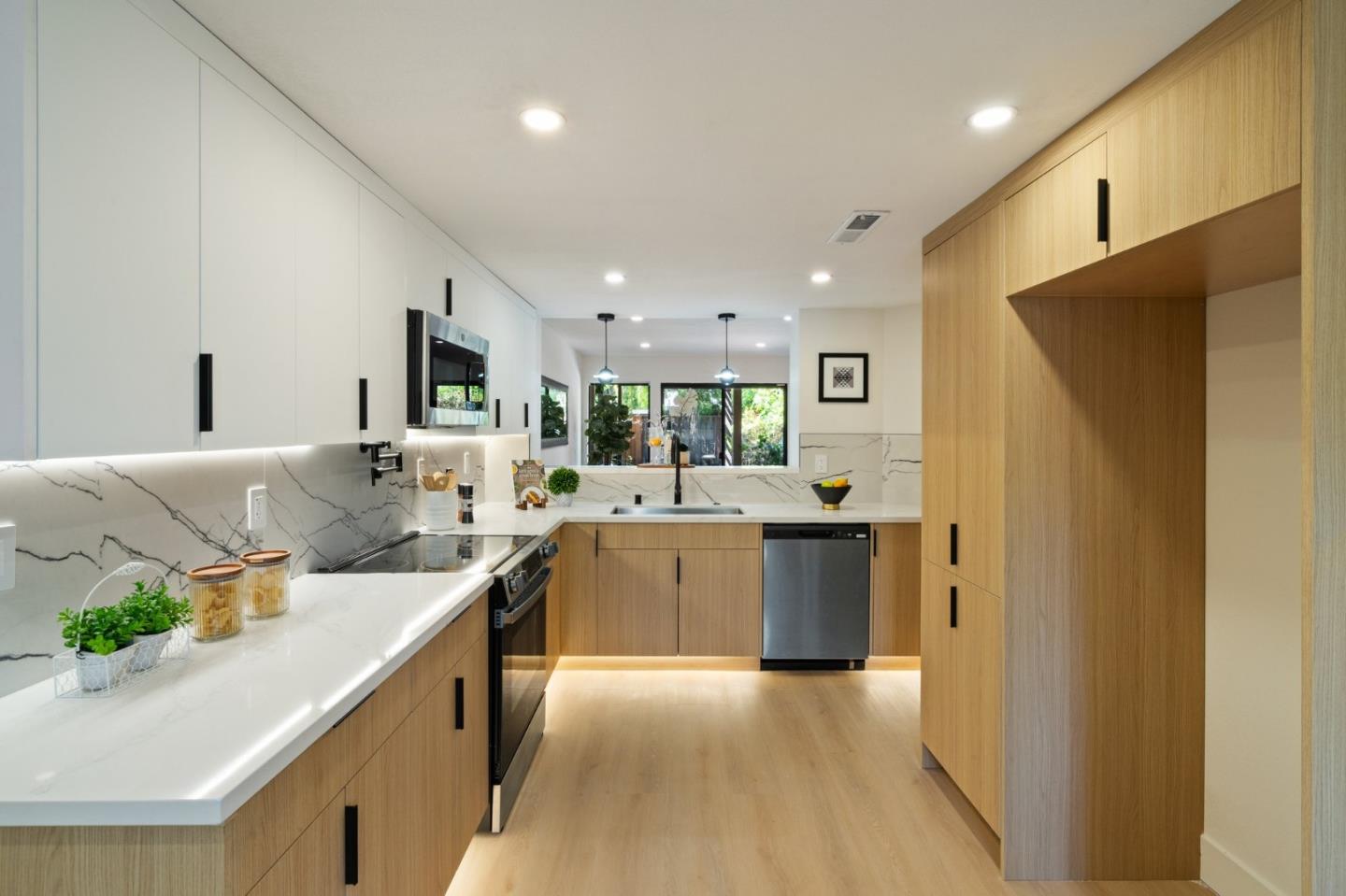 Detail Gallery Image 6 of 40 For 940 Cherry Glen Ter, Fremont,  CA 94536 - 3 Beds | 2/1 Baths