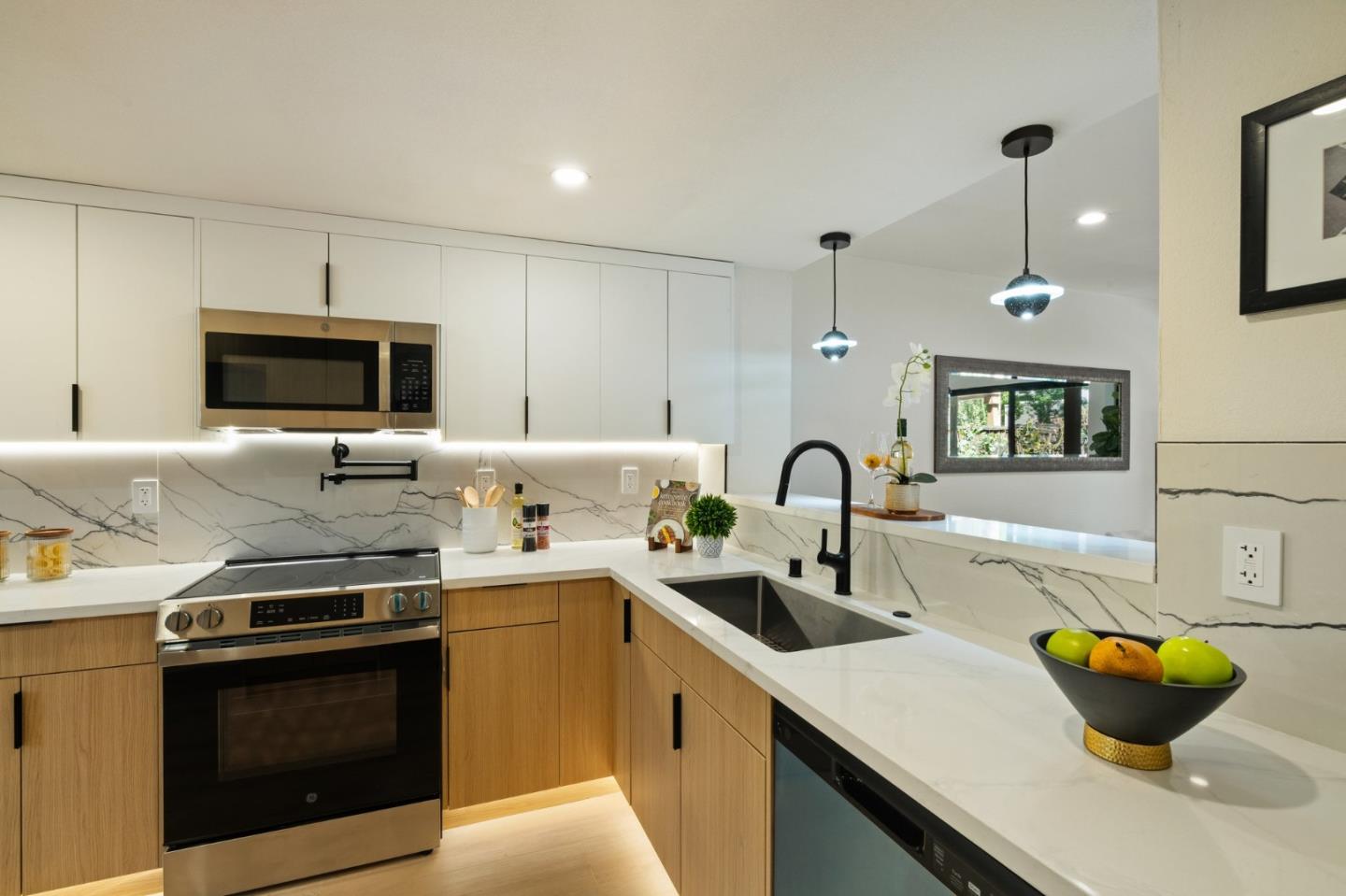 Detail Gallery Image 8 of 40 For 940 Cherry Glen Ter, Fremont,  CA 94536 - 3 Beds | 2/1 Baths