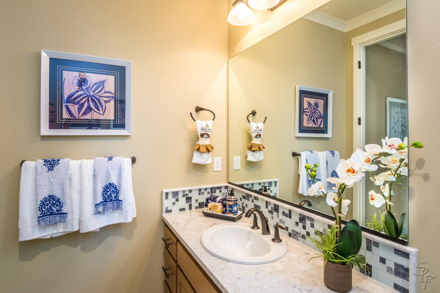 Detail Gallery Image 4 of 13 For 1134 Sunridge Dr #15-46,  Hollister,  CA 95023 - 4 Beds | 3 Baths