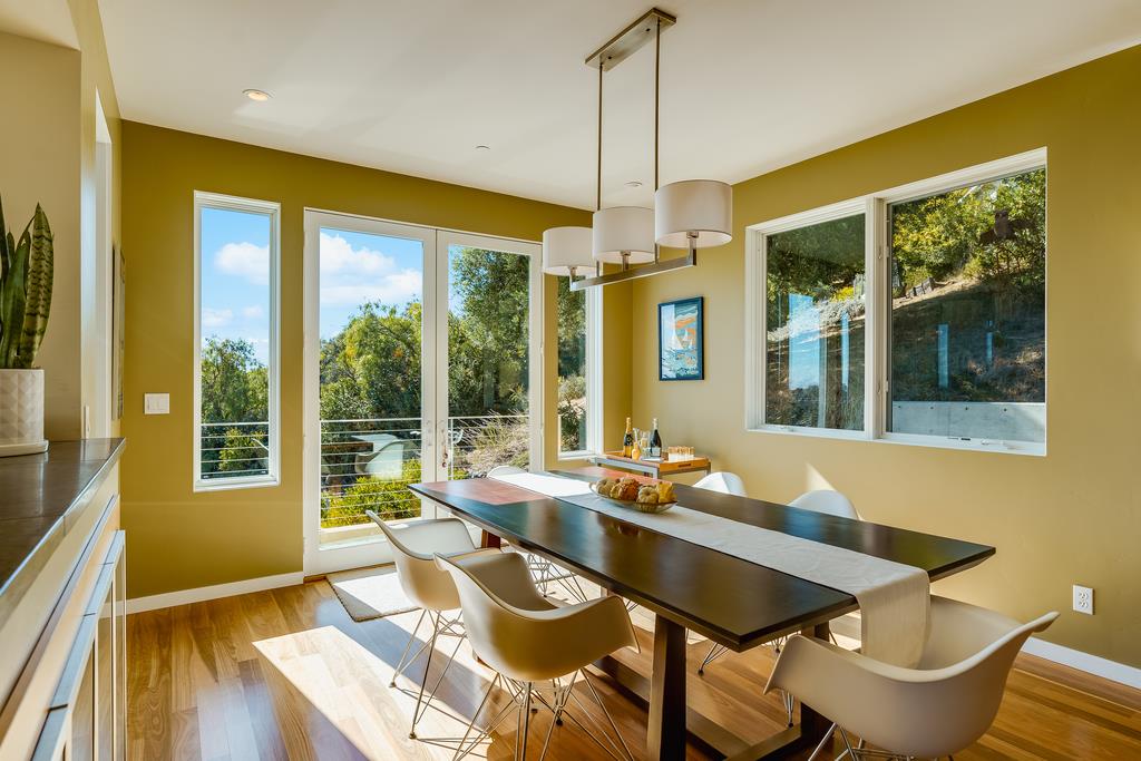 Detail Gallery Image 9 of 66 For 3765 Old Pilkington Rd, Santa Cruz,  CA 95060 - 4 Beds | 2/1 Baths