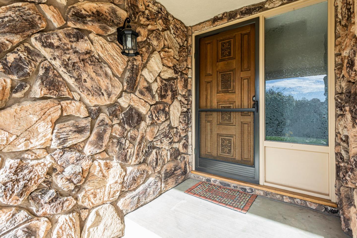 Detail Gallery Image 14 of 70 For 690 Ridgemark Dr, Hollister,  CA 95023 - 4 Beds | 2/1 Baths