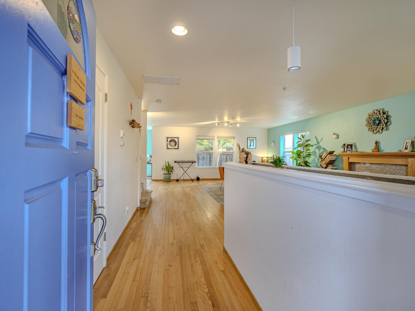 Detail Gallery Image 3 of 57 For 106 Clinton St, Santa Cruz,  CA 95062 - 5 Beds | 4/1 Baths