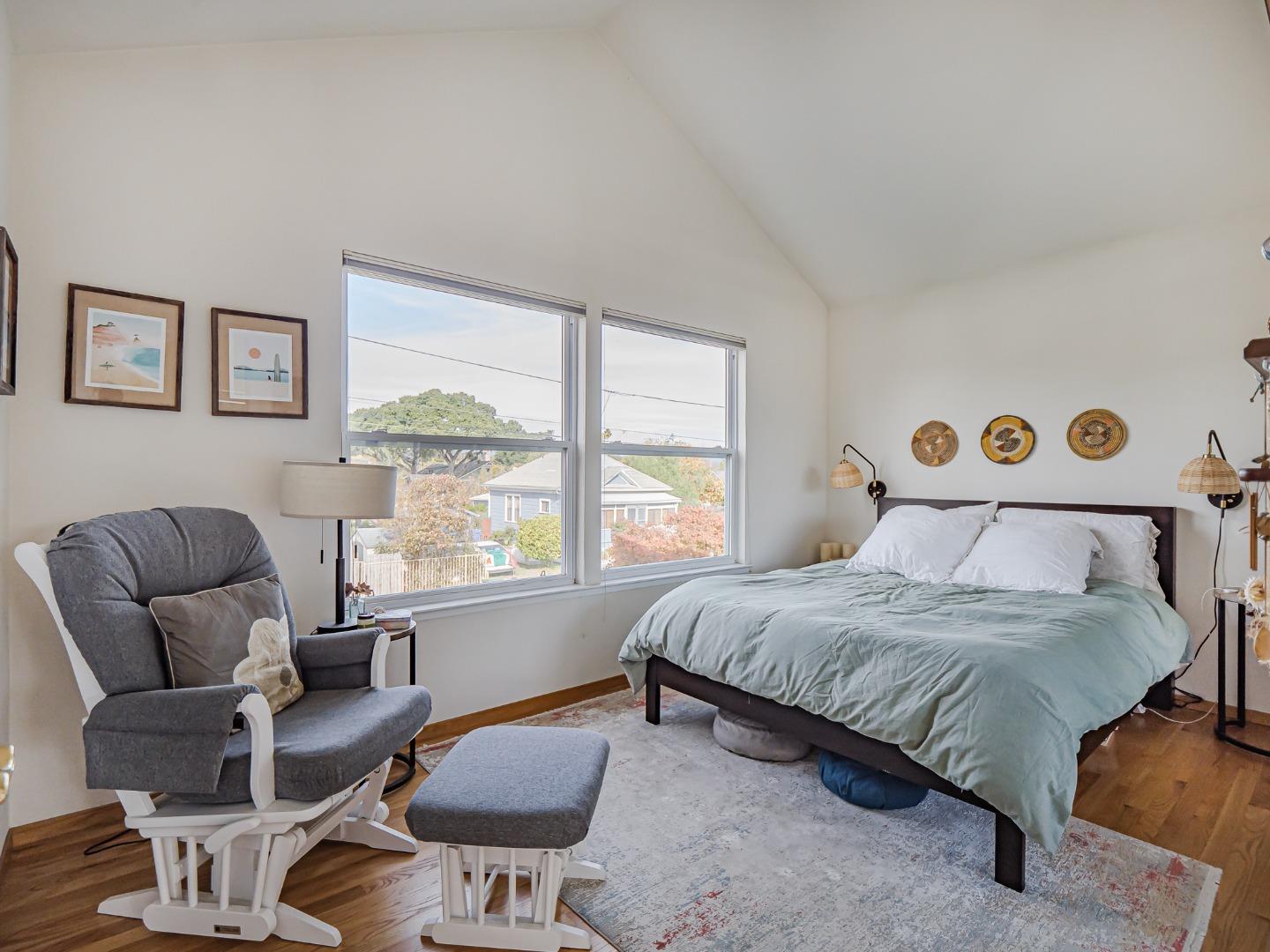 Detail Gallery Image 39 of 57 For 106 Clinton St, Santa Cruz,  CA 95062 - 5 Beds | 4/1 Baths