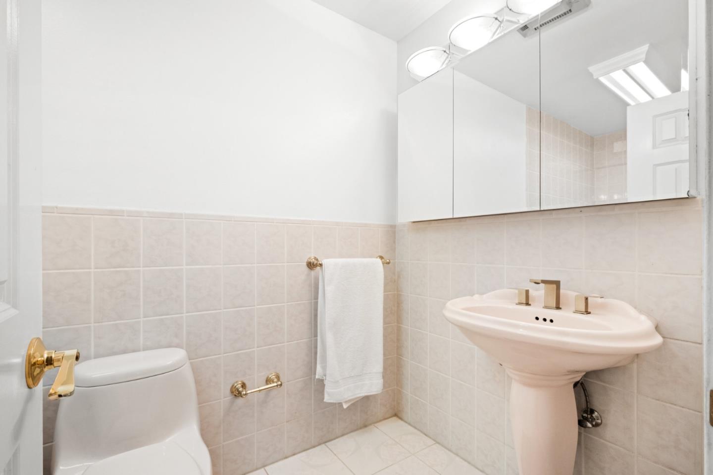 Detail Gallery Image 34 of 56 For 845 N Humboldt St #304,  San Mateo,  CA 94401 - 2 Beds | 2 Baths