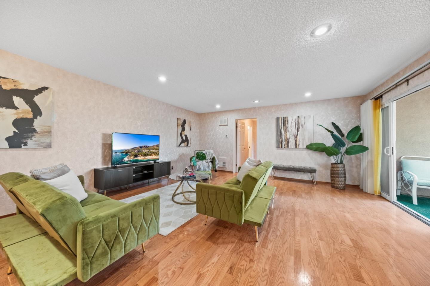 Detail Gallery Image 8 of 56 For 845 N Humboldt St #304,  San Mateo,  CA 94401 - 2 Beds | 2 Baths