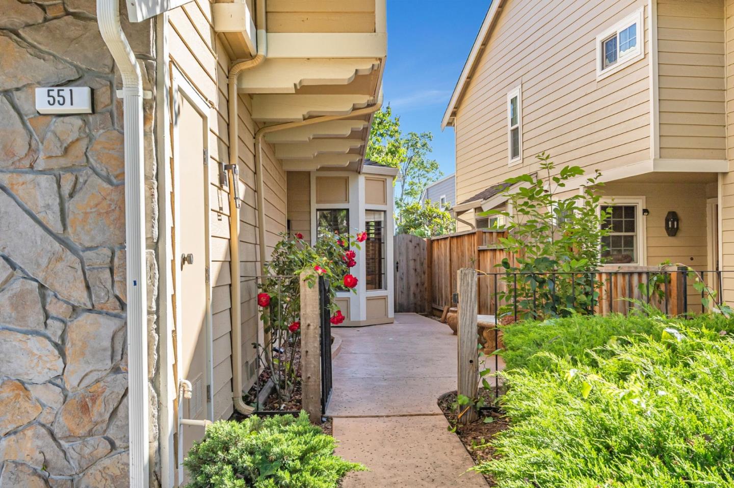Detail Gallery Image 3 of 52 For 551 Oroville Rd, Milpitas,  CA 95035 - 4 Beds | 2/1 Baths