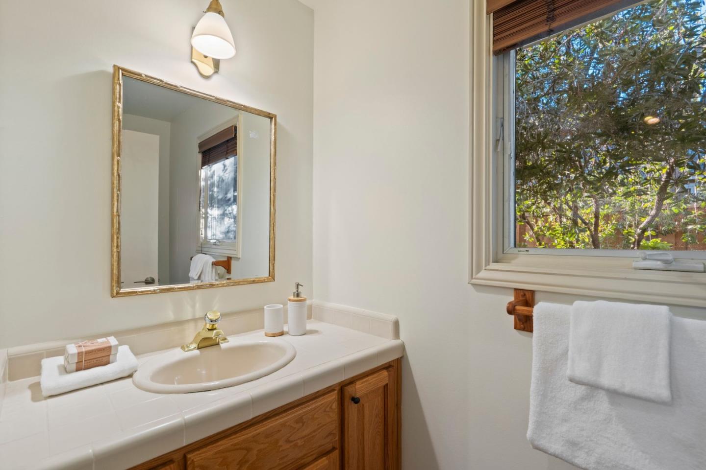 Detail Gallery Image 32 of 55 For 17596 Blanchard Dr, Monte Sereno,  CA 95030 - 3 Beds | 3/1 Baths