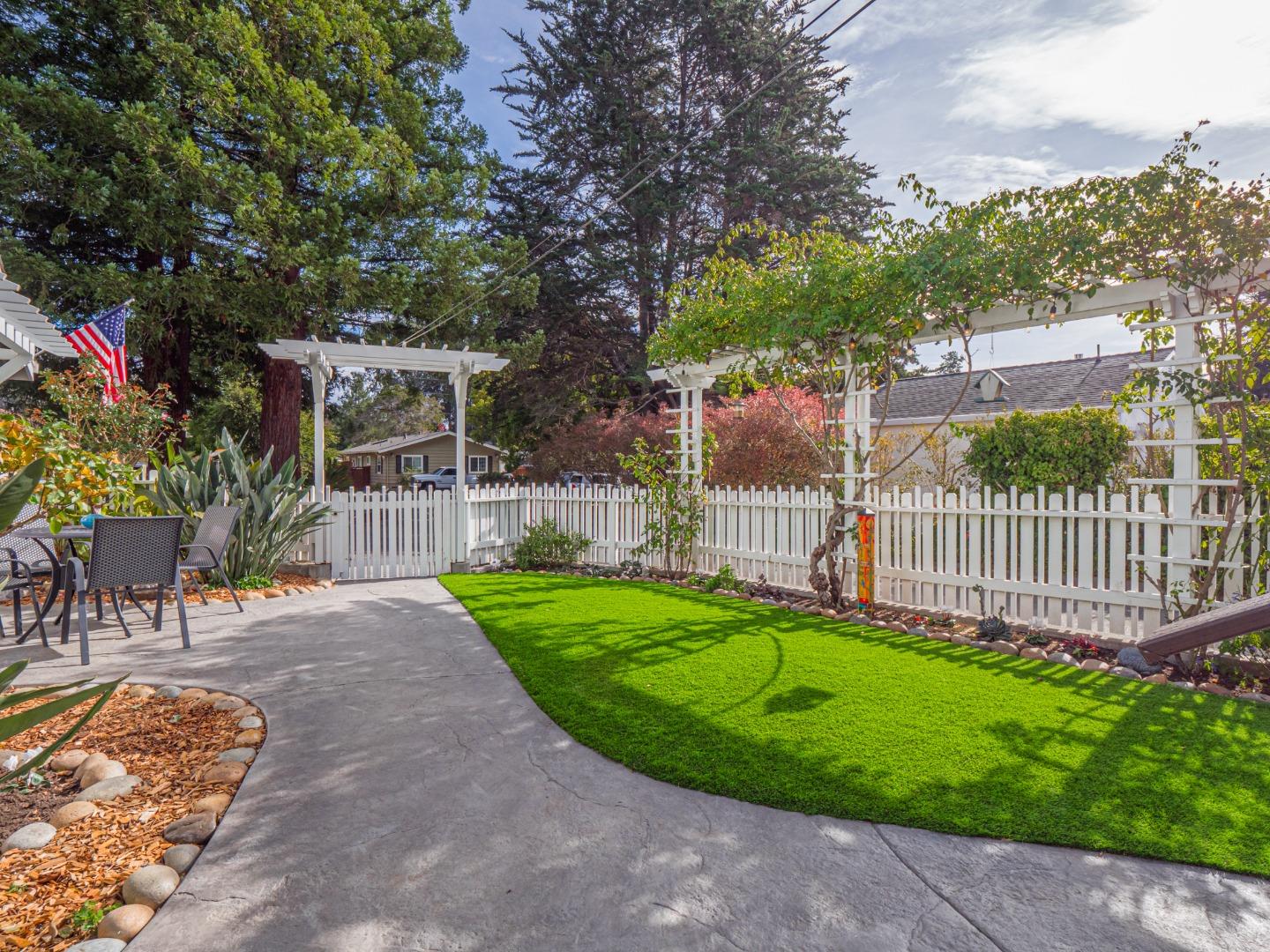 Detail Gallery Image 7 of 62 For 2735 Monterey Ave, Soquel,  CA 95073 - 3 Beds | 2/1 Baths