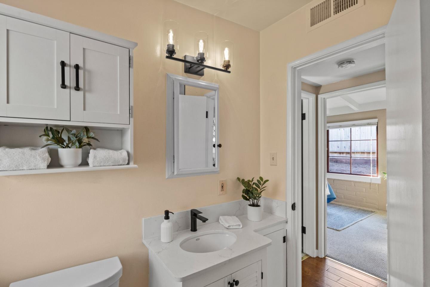 Detail Gallery Image 14 of 20 For 244 Grove Acre Ave, Pacific Grove,  CA 93950 - 2 Beds | 1 Baths