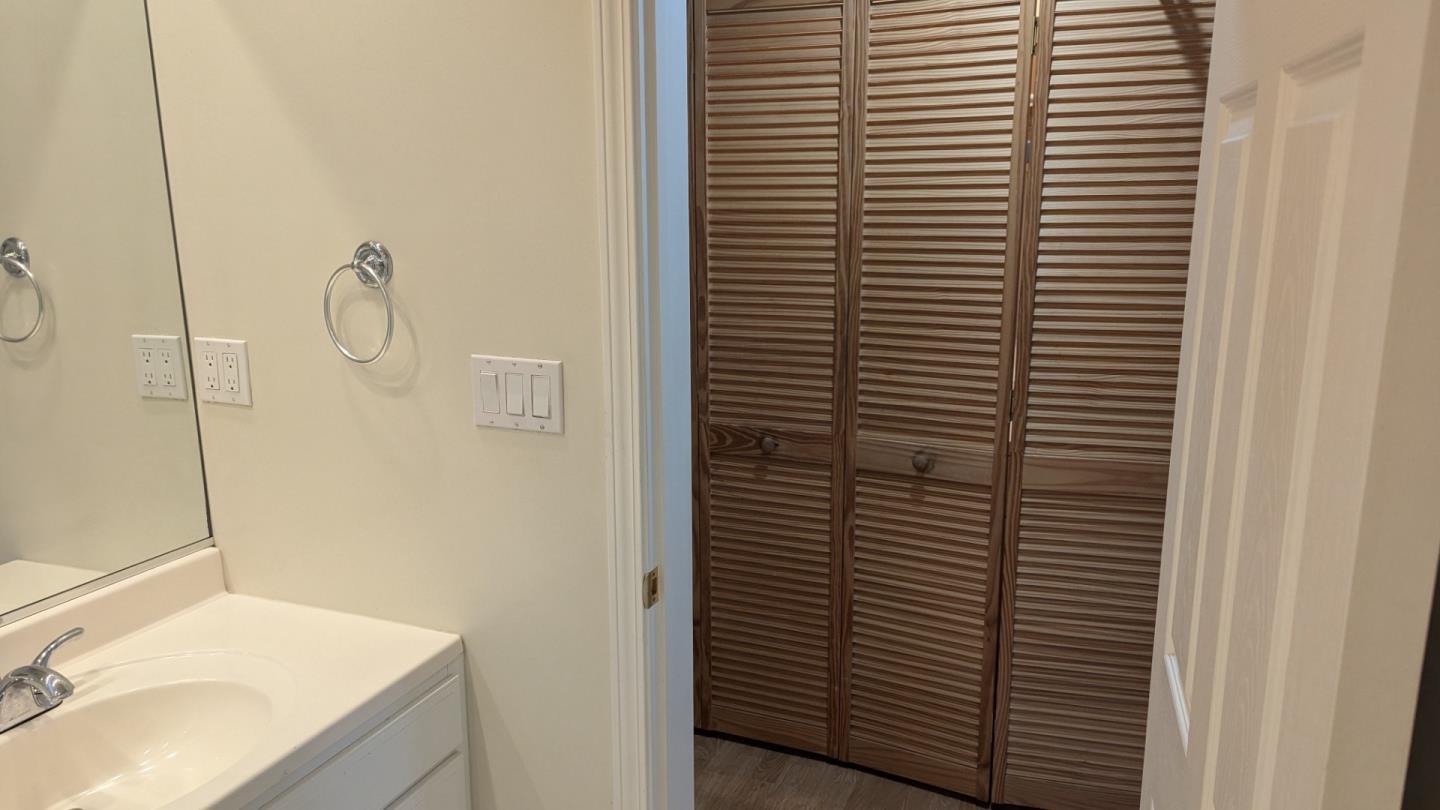 Detail Gallery Image 14 of 24 For 627 Adams St, Redwood City,  CA 94061 - 2 Beds | 2 Baths