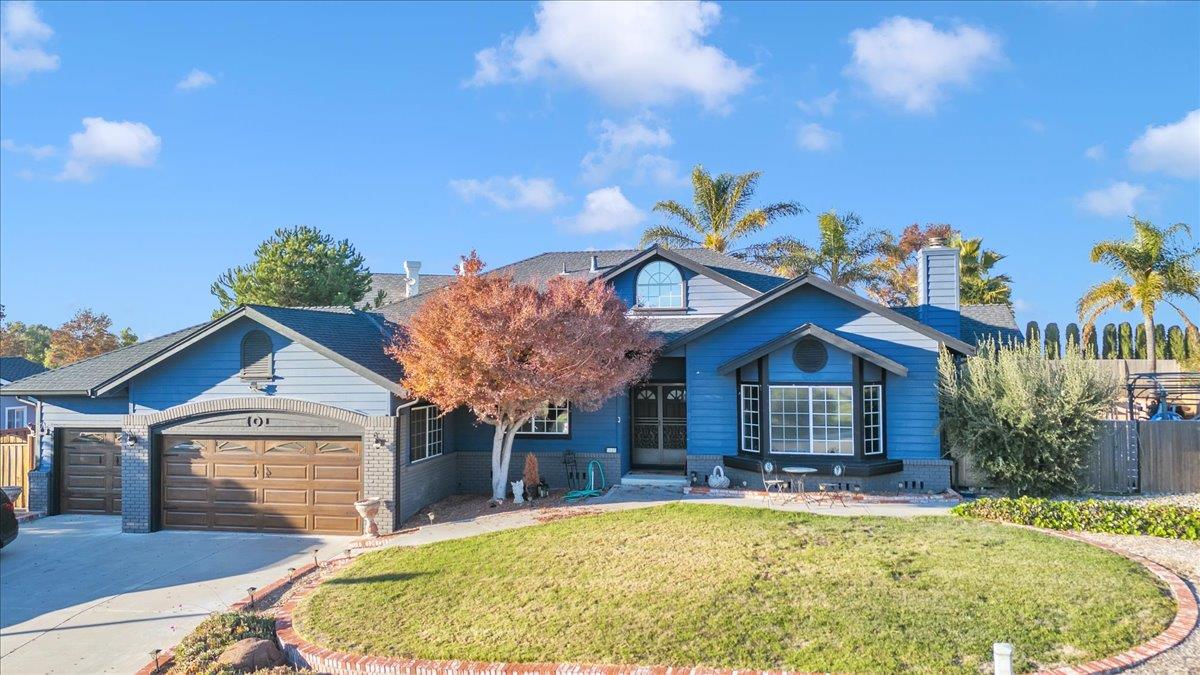 1405 S Ridgemark Drive, Hollister, California 95023, 4 Bedrooms Bedrooms, ,2 BathroomsBathrooms,Residential,For Sale,1405 S Ridgemark Drive,ML81987018