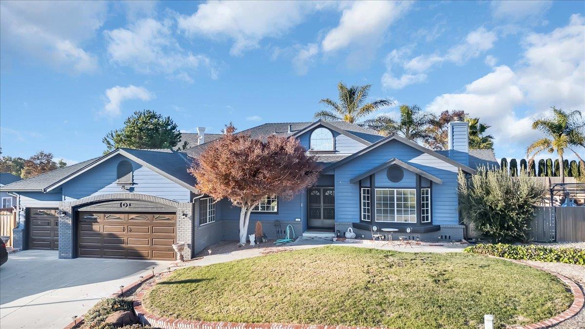 Detail Gallery Image 2 of 53 For 1405 S Ridgemark Dr, Hollister,  CA 95023 - 4 Beds | 2 Baths