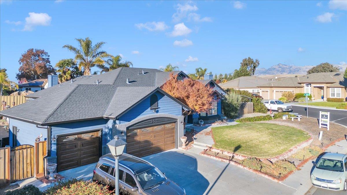 1405 S Ridgemark Drive, Hollister, California 95023, 4 Bedrooms Bedrooms, ,2 BathroomsBathrooms,Residential,For Sale,1405 S Ridgemark Drive,ML81987018