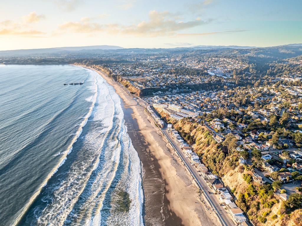 Detail Gallery Image 47 of 56 For 335 Beach Dr, Aptos,  CA 95003 - 3 Beds | 3 Baths