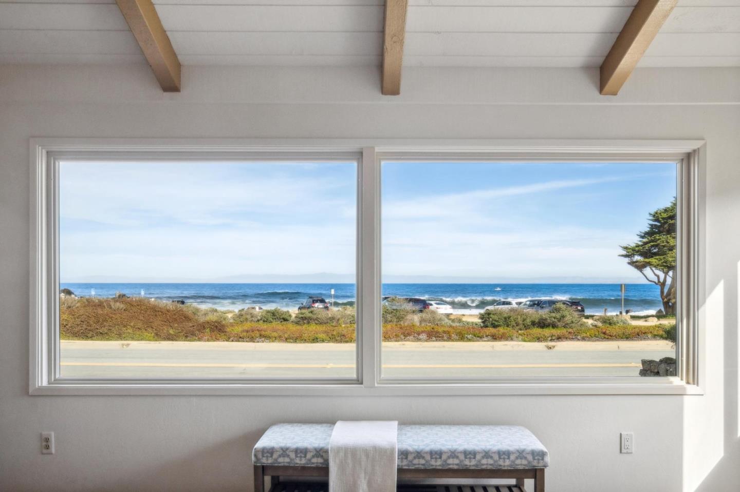 Detail Gallery Image 10 of 36 For 1261 Ocean View Blvd, Pacific Grove,  CA 93950 - 3 Beds | 2 Baths