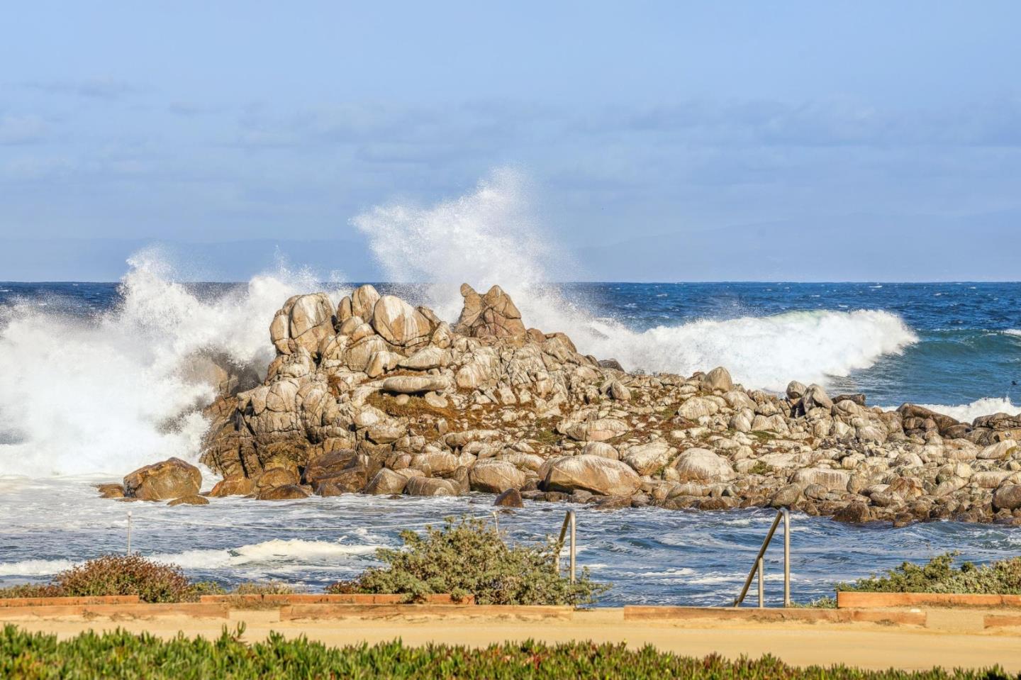 Detail Gallery Image 13 of 36 For 1261 Ocean View Blvd, Pacific Grove,  CA 93950 - 3 Beds | 2 Baths