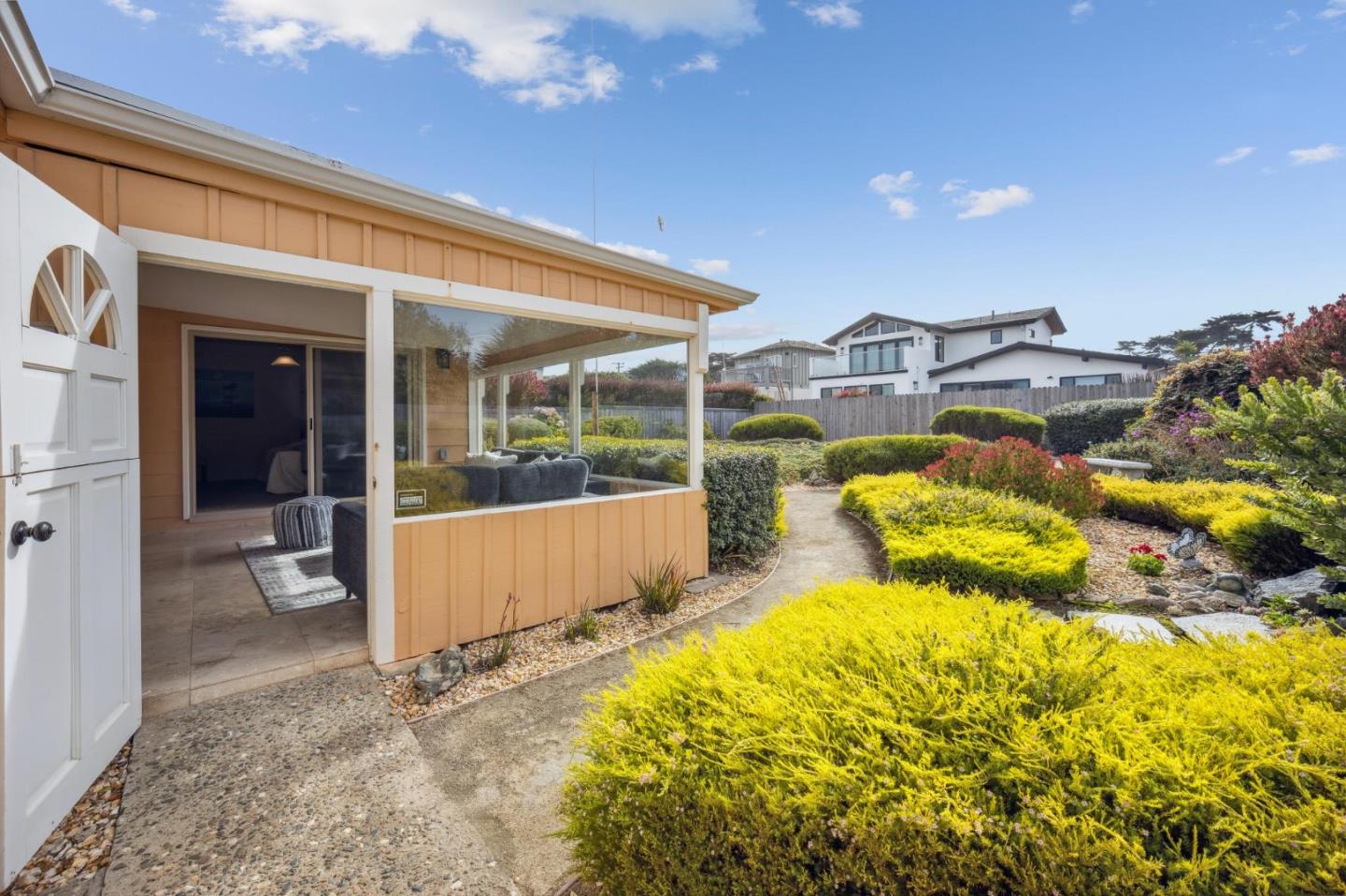 Detail Gallery Image 29 of 36 For 1261 Ocean View Blvd, Pacific Grove,  CA 93950 - 3 Beds | 2 Baths