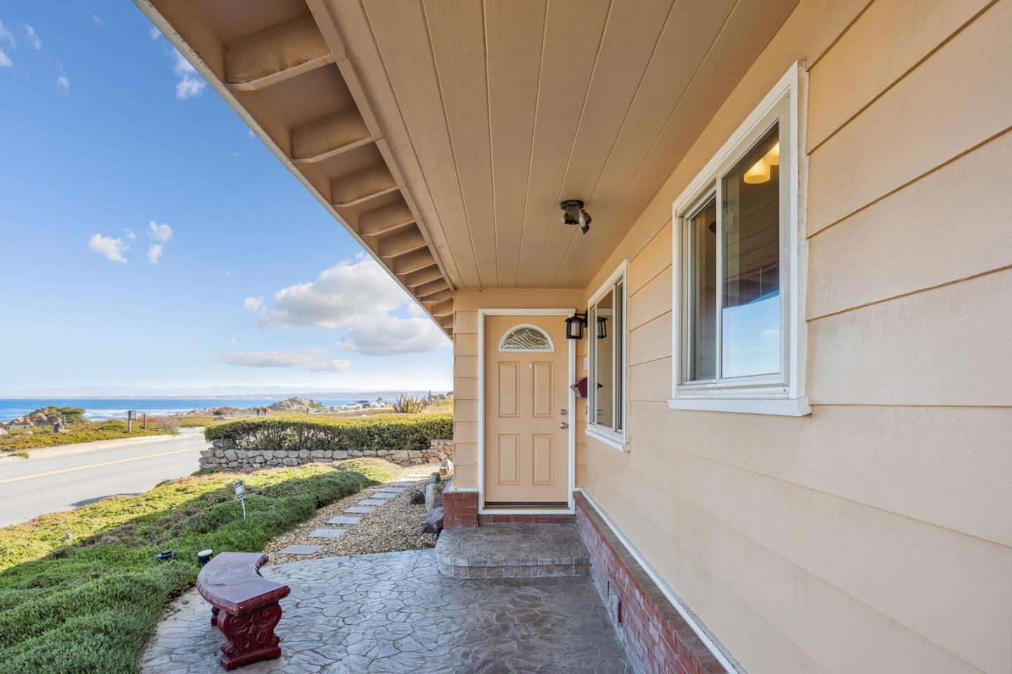 Detail Gallery Image 5 of 36 For 1261 Ocean View Blvd, Pacific Grove,  CA 93950 - 3 Beds | 2 Baths