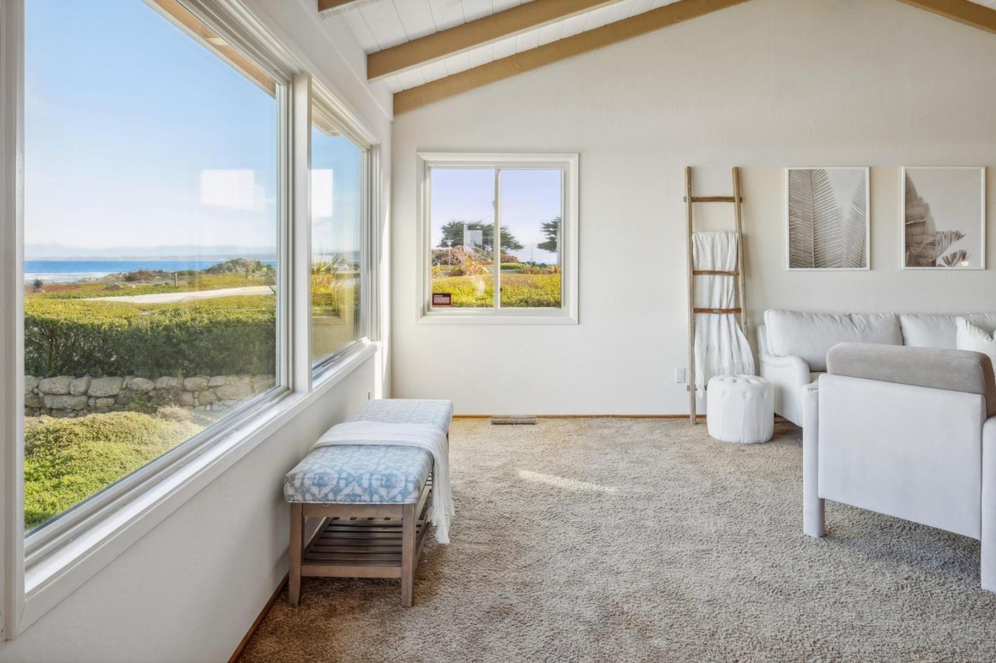 Detail Gallery Image 6 of 36 For 1261 Ocean View Blvd, Pacific Grove,  CA 93950 - 3 Beds | 2 Baths