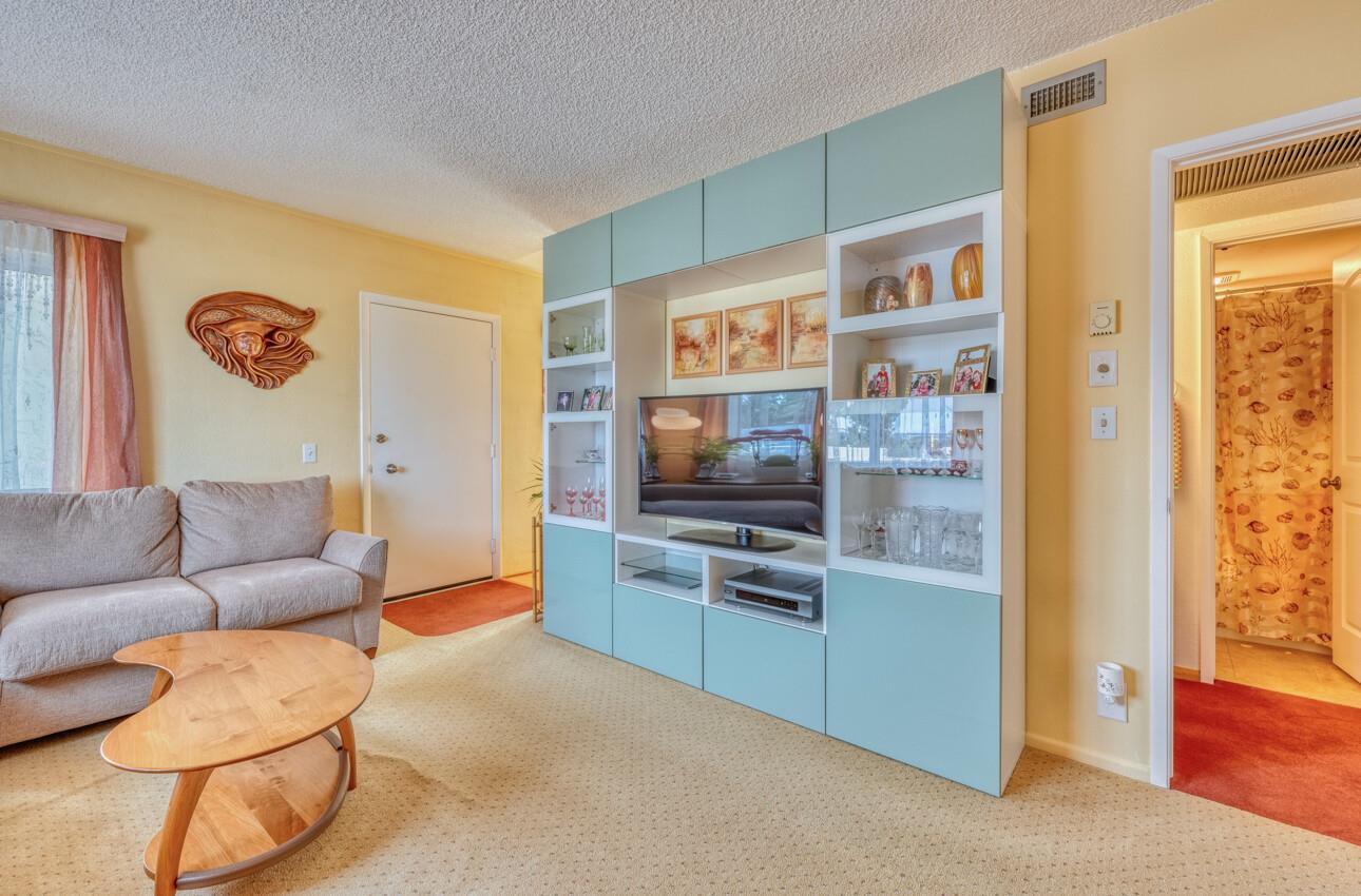 Detail Gallery Image 9 of 29 For 500 Glenwood Cir #535,  Monterey,  CA 93940 - 1 Beds | 1 Baths