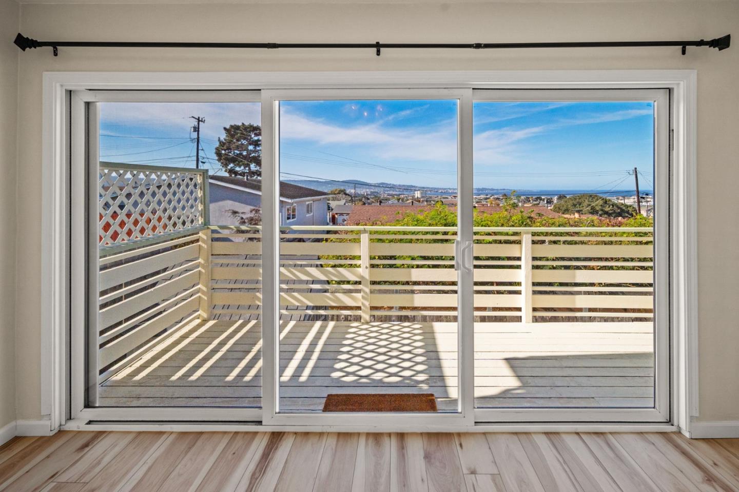 Detail Gallery Image 3 of 35 For 1355 Harding St, Seaside,  CA 93955 - 5 Beds | 3 Baths