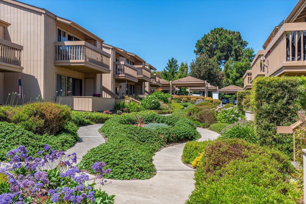 Detail Gallery Image 15 of 17 For 300 Glenwood Cir #166,  Monterey,  CA 93940 - 1 Beds | 1 Baths