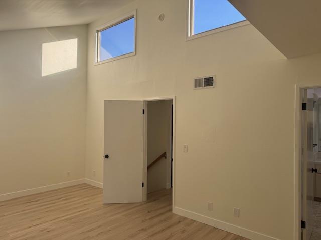 Detail Gallery Image 3 of 17 For 300 Glenwood Cir #166,  Monterey,  CA 93940 - 1 Beds | 1 Baths