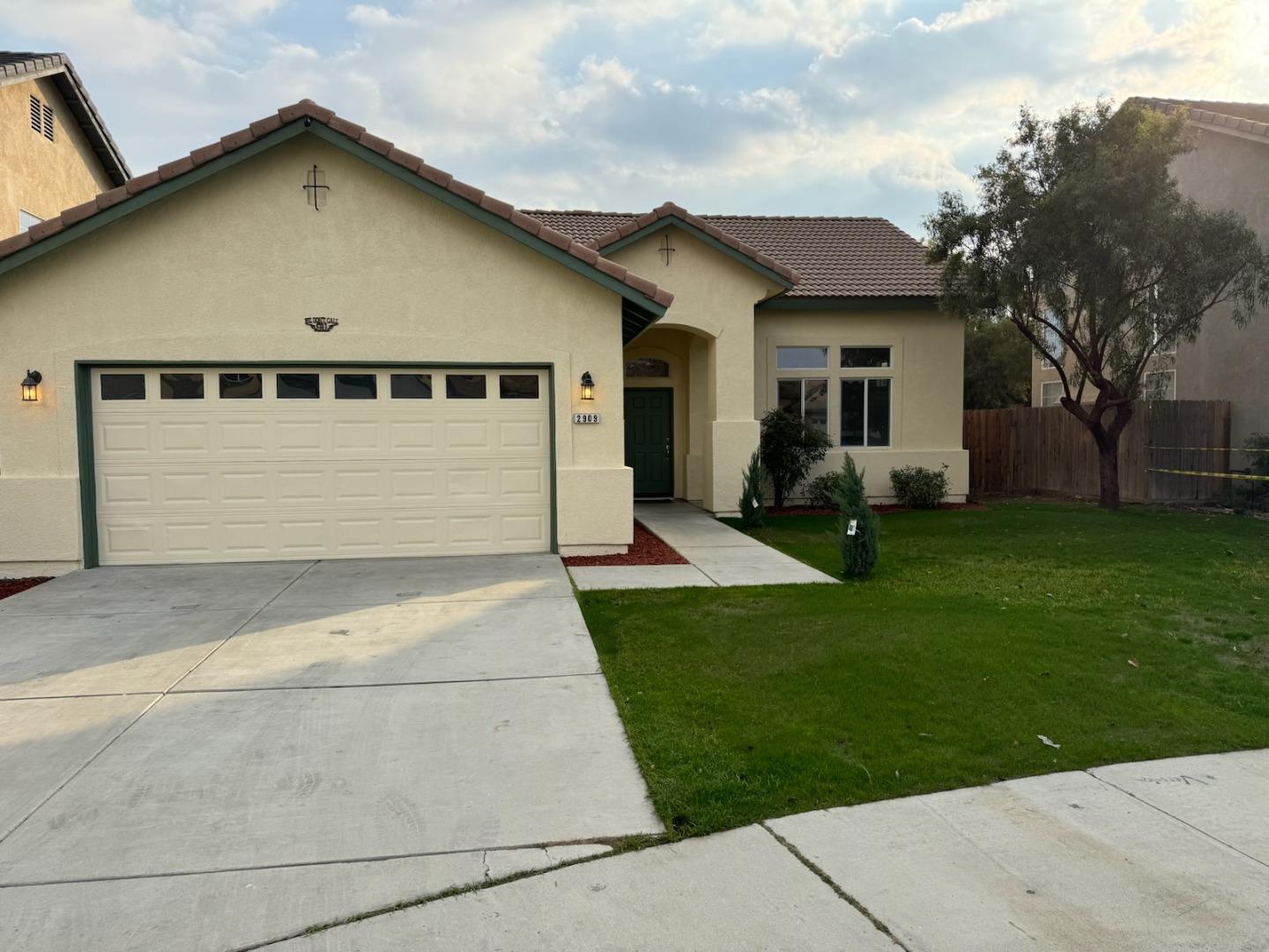 Detail Gallery Image 1 of 4 For 2909 Granite Ridge Pl, Bakersfield,  CA 93313 - 4 Beds | 2/1 Baths