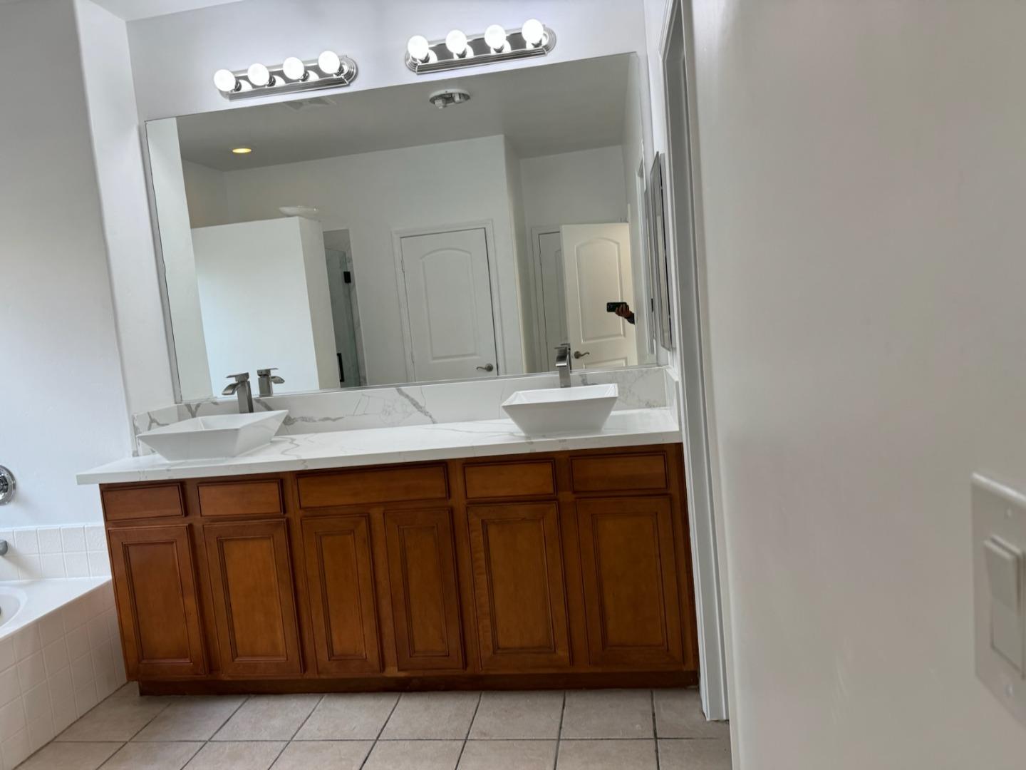 Detail Gallery Image 2 of 4 For 2909 Granite Ridge Pl, Bakersfield,  CA 93313 - 4 Beds | 2/1 Baths