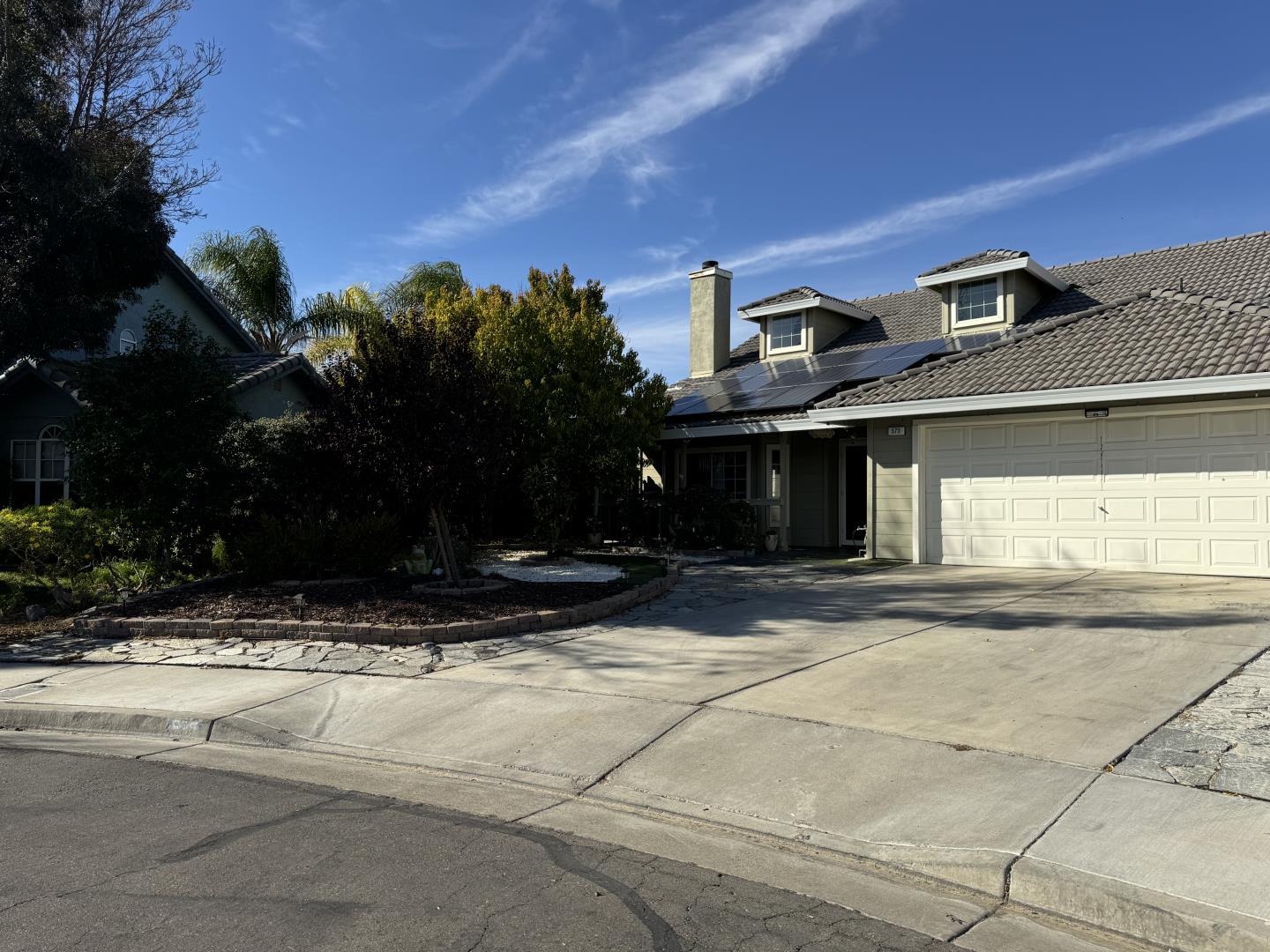 Detail Gallery Image 1 of 32 For 573 Cedarwood Ct, Los Banos,  CA 93635 - 4 Beds | 2/1 Baths