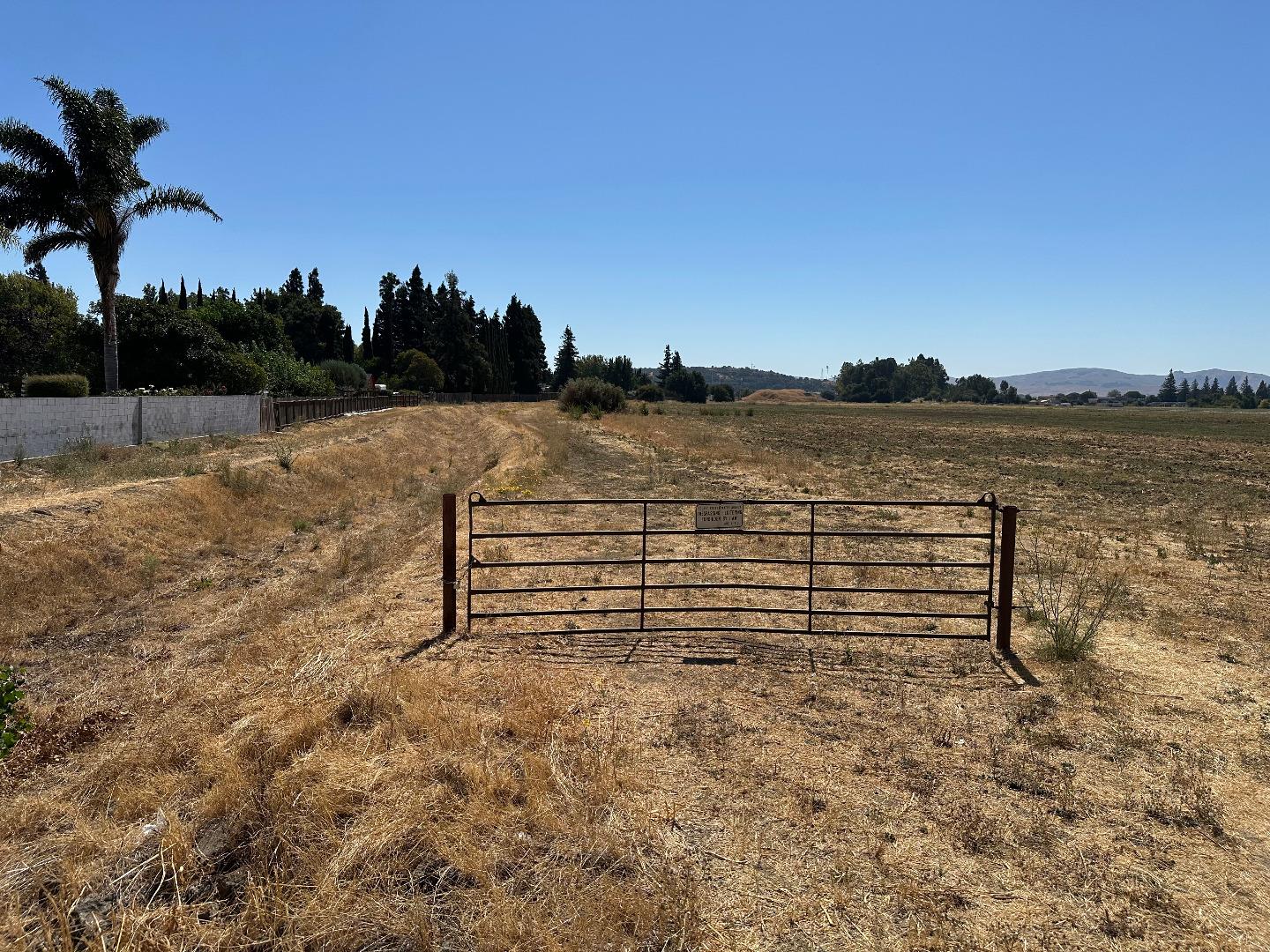 Detail Gallery Image 2 of 6 For 2366 Rockville Rd, Fairfield,  CA 94534 - – Beds | – Baths